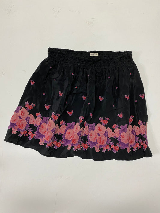 Heritage 1981 Black and Pink Floral Skirt Size M